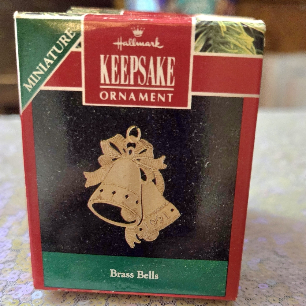 💥5/$10💥 Mini Hallmark Ornament: Brass bells 🔔